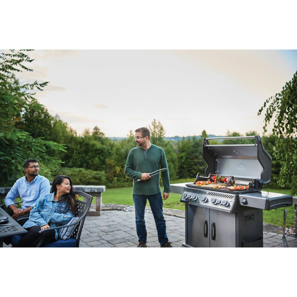 Napoleon Rogue SE 625 Gas Grill with Infrared Rear & Side Burners - RSE625RSIB